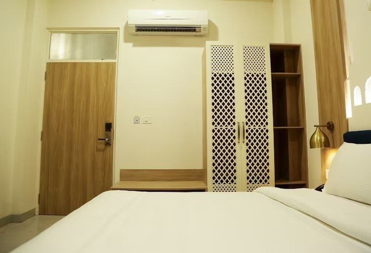 Hotel Ratangarh Palace Comfort Room 5