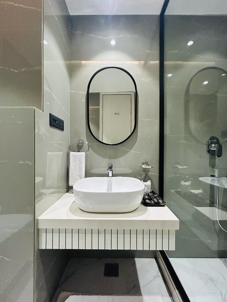 deluxe room with city view