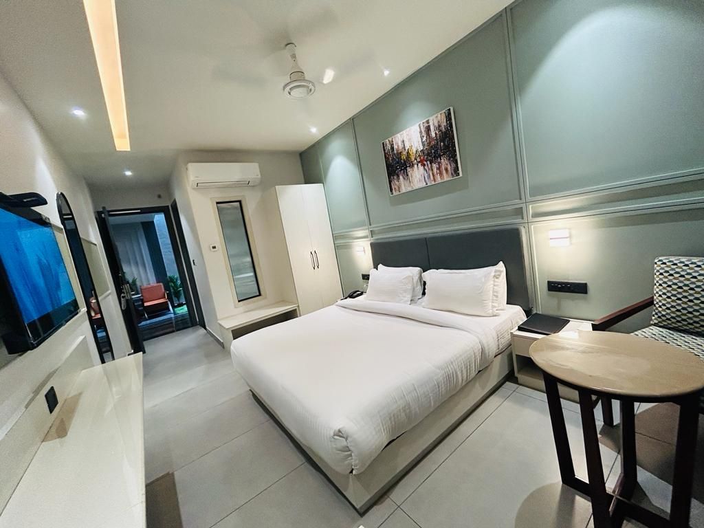 deluxe room with city view