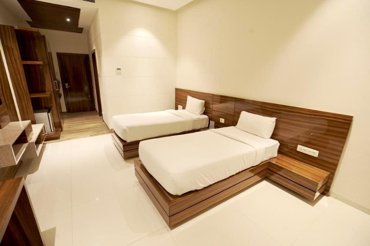 The Prime Park Super Deluxe Twin 3