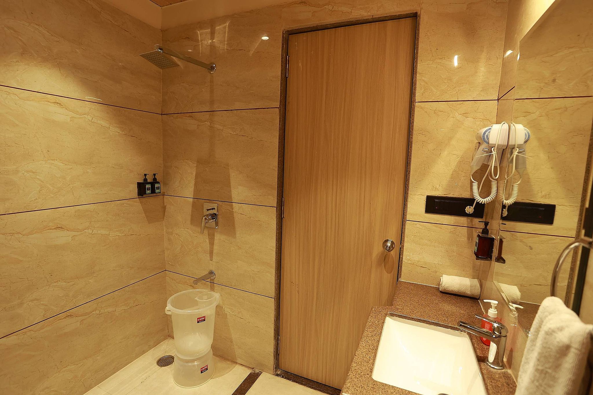 Taviral Regency Super Deluxe Room 9