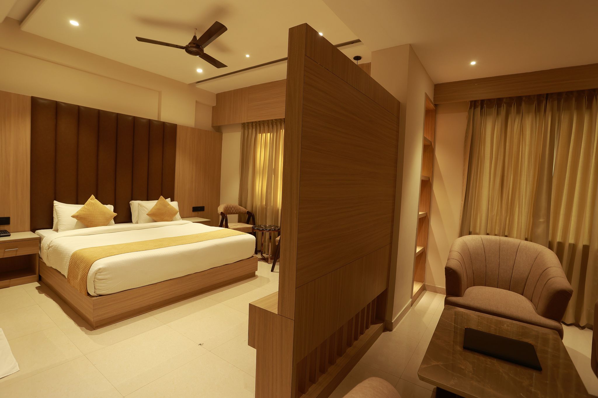 Suite Room with Bathtub