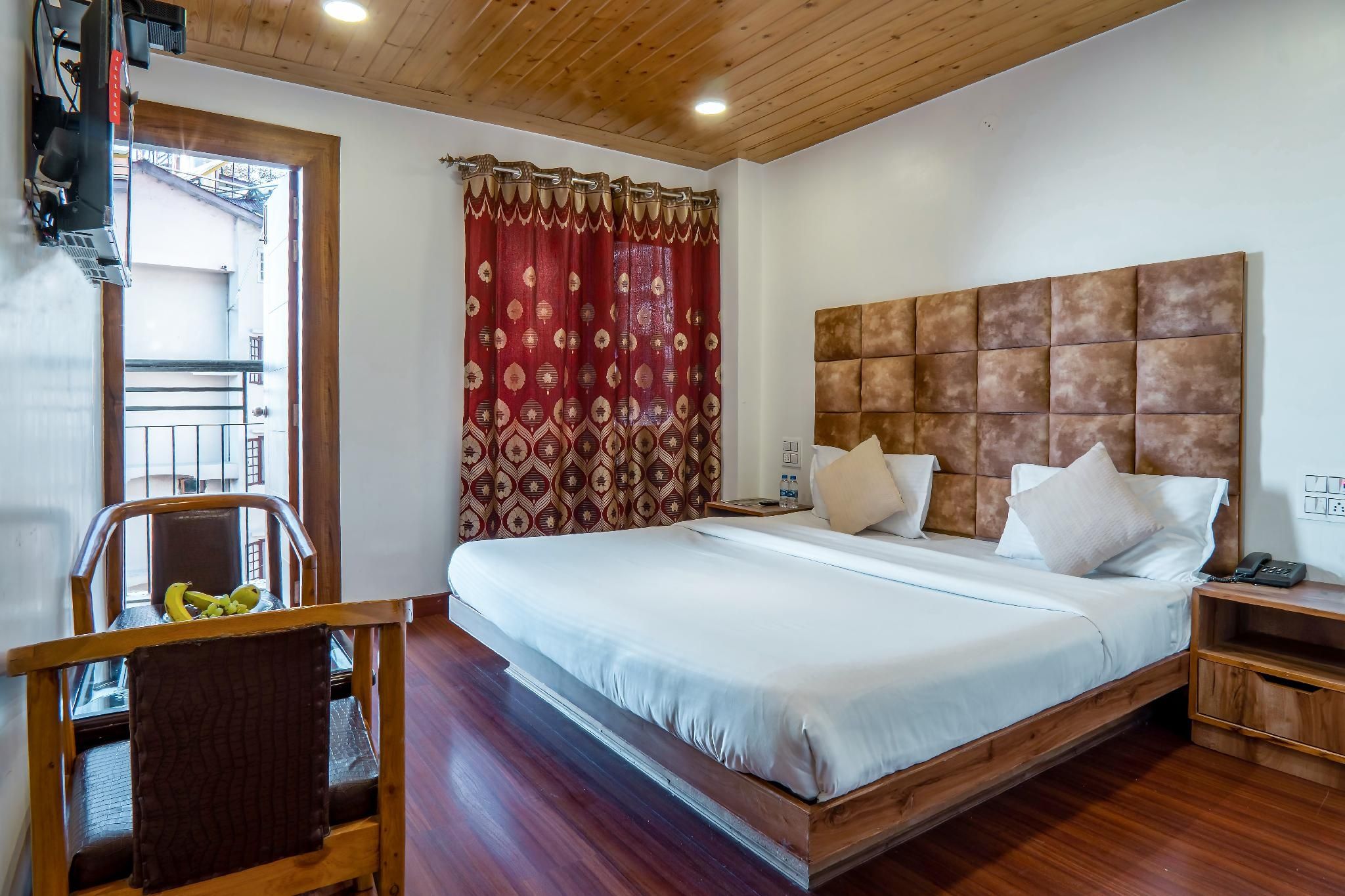 Premium Valley View Room