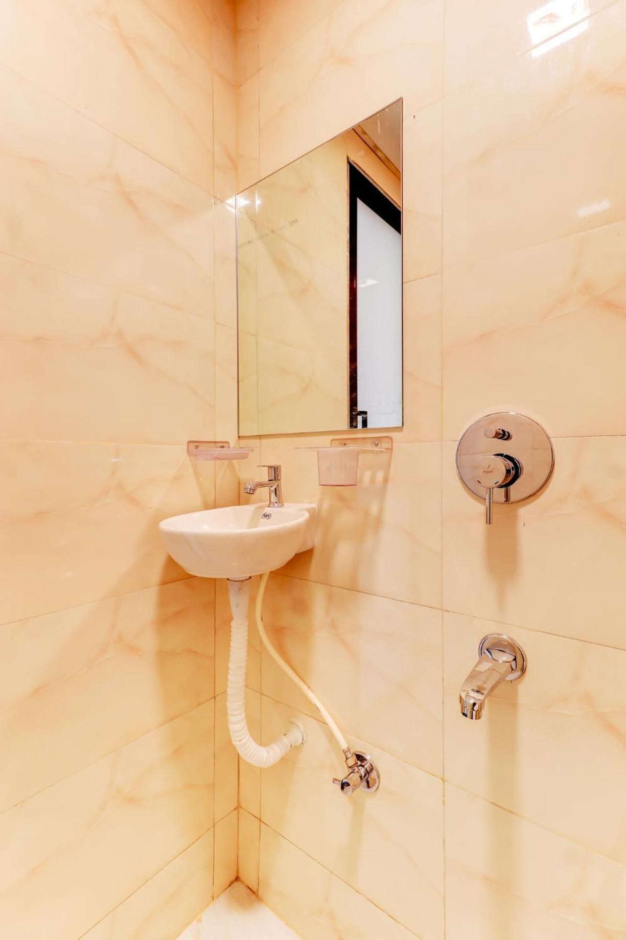 Hotel Prime Inn, Andheri West - Near Mumbai International Airport