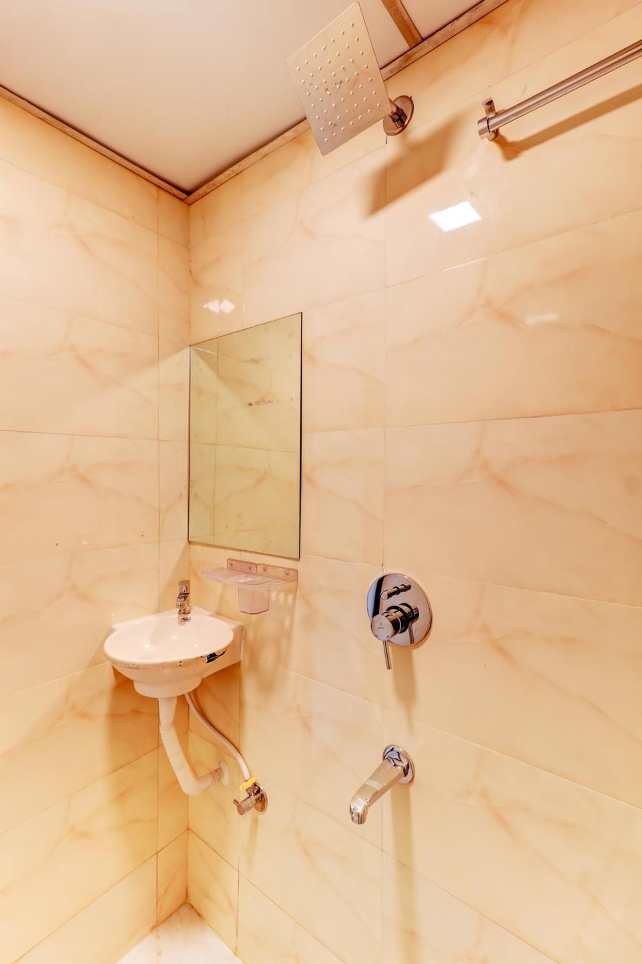Hotel Prime Inn, Andheri West - Near Mumbai International Airport