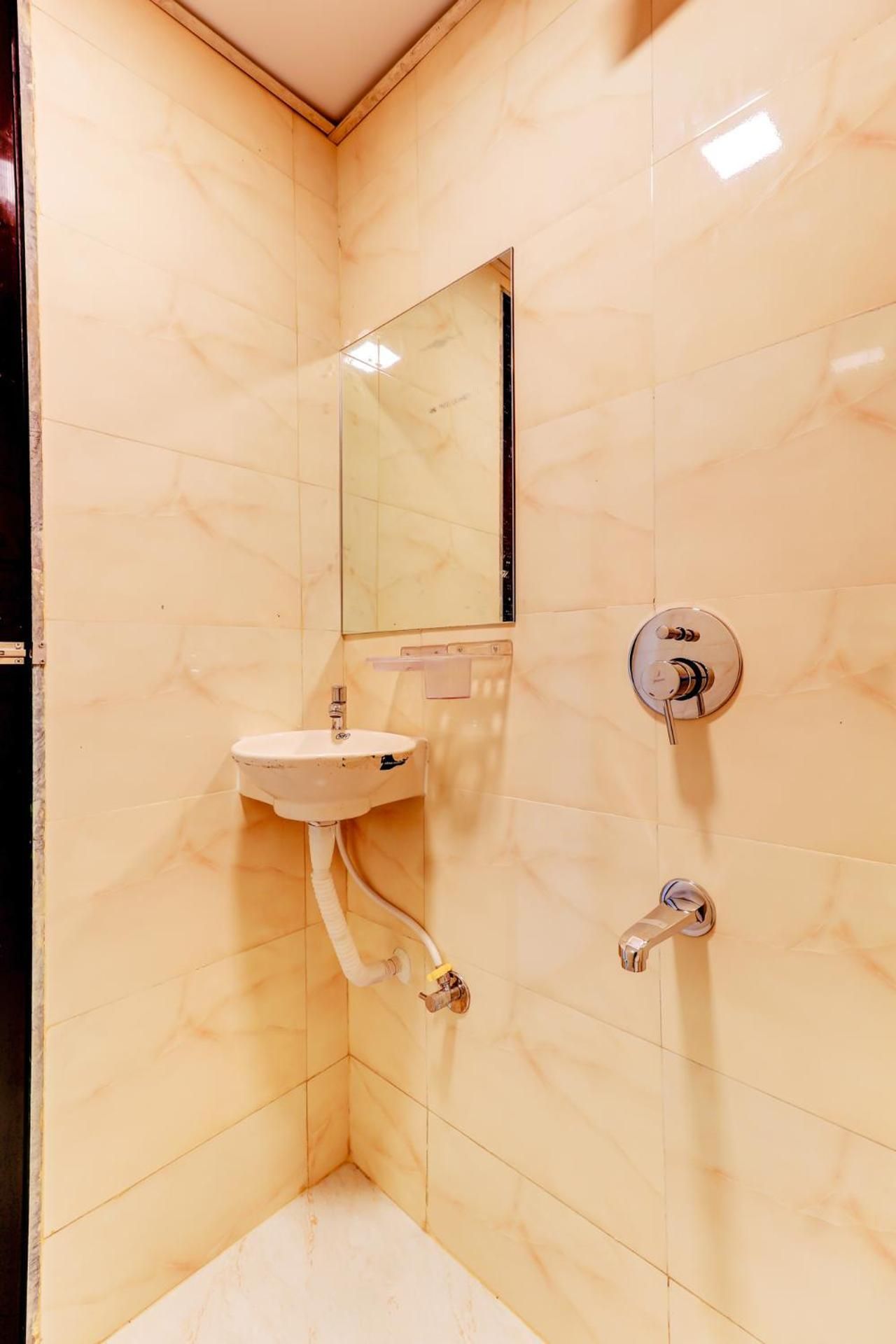 Hotel Prime Inn, Andheri West - Near Mumbai International Airport