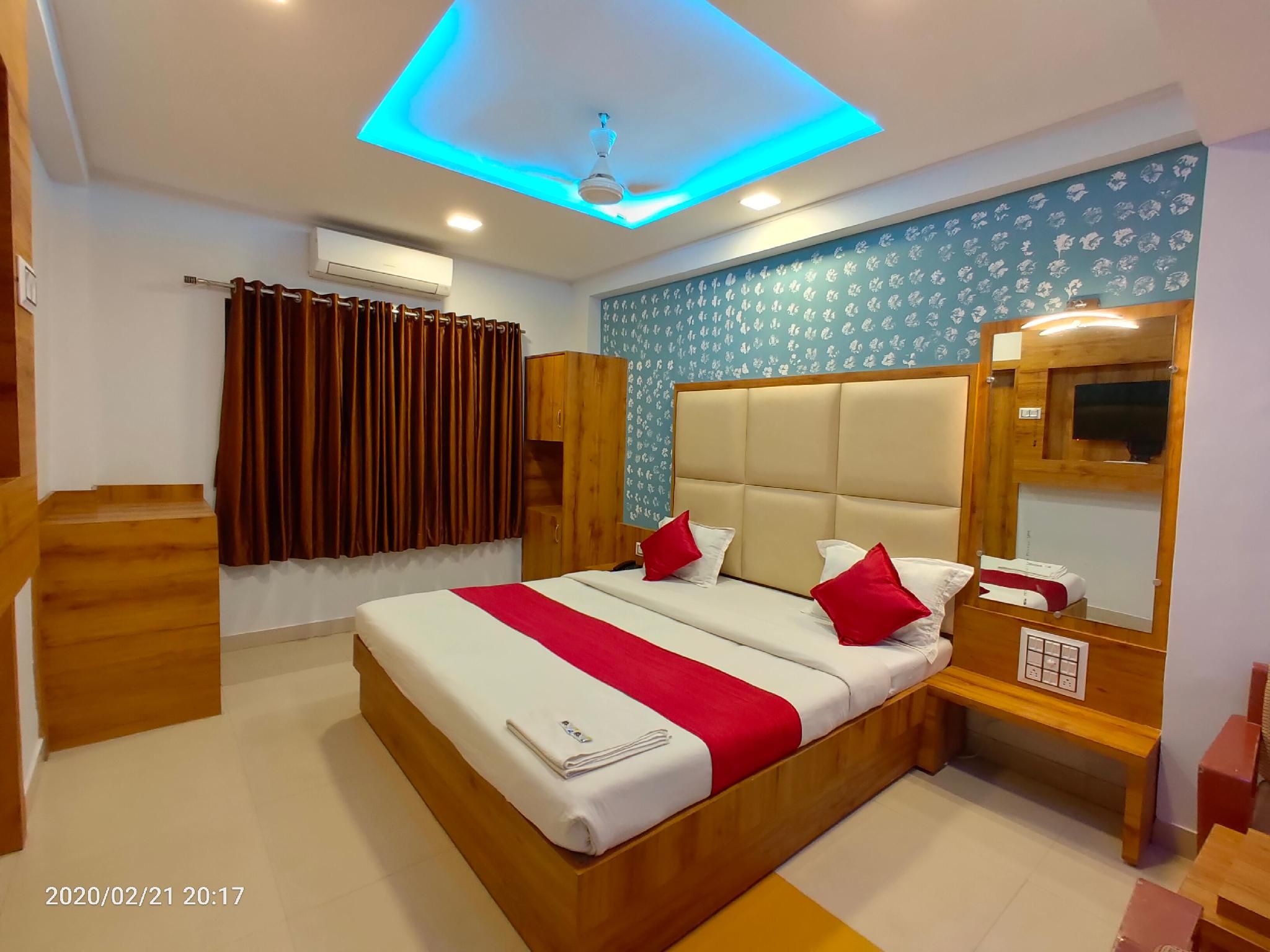 Safari Hotel & Resort Somnath Deluxe Room 3
