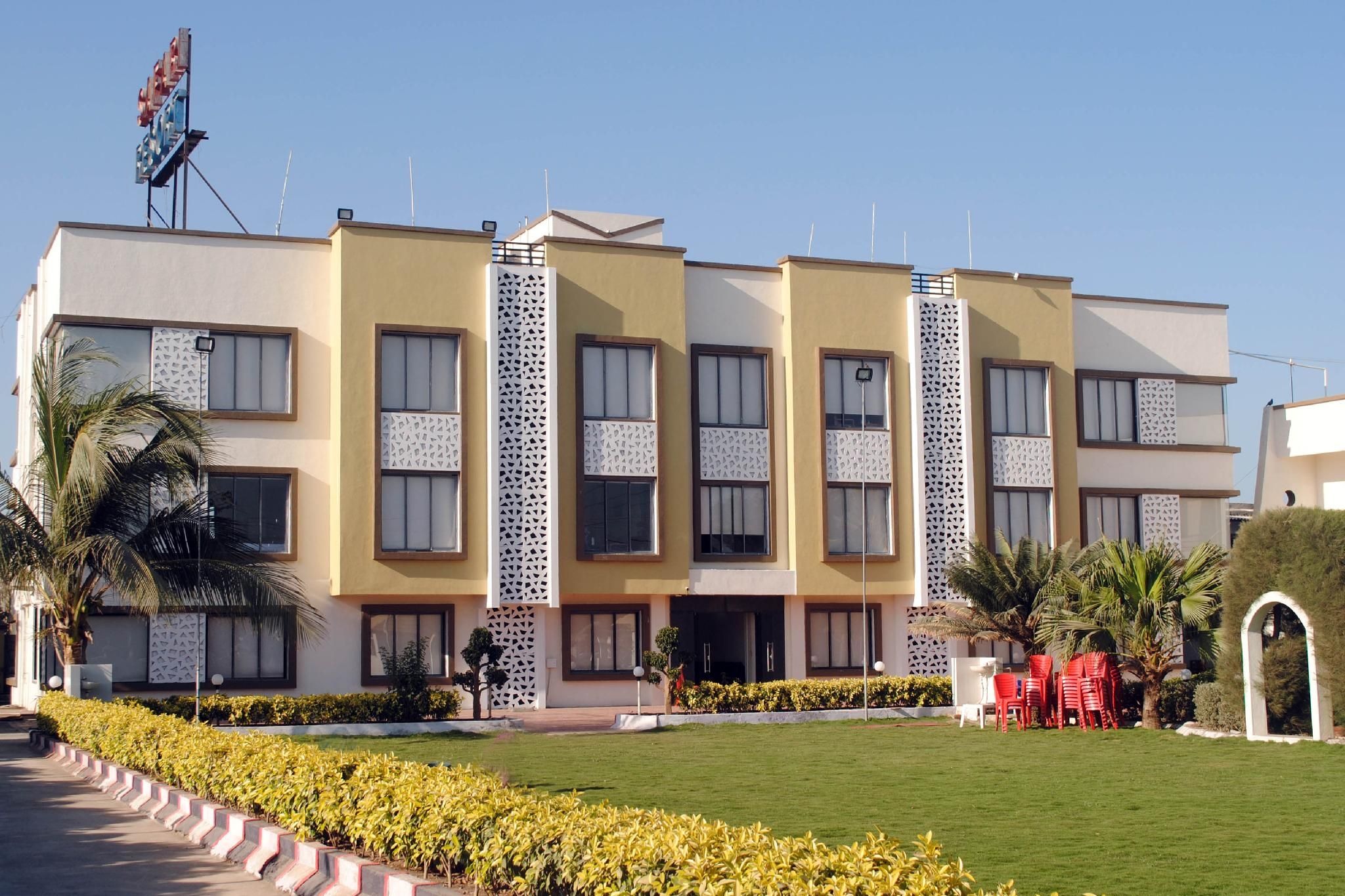 Safari Hotel & Resort Somnath