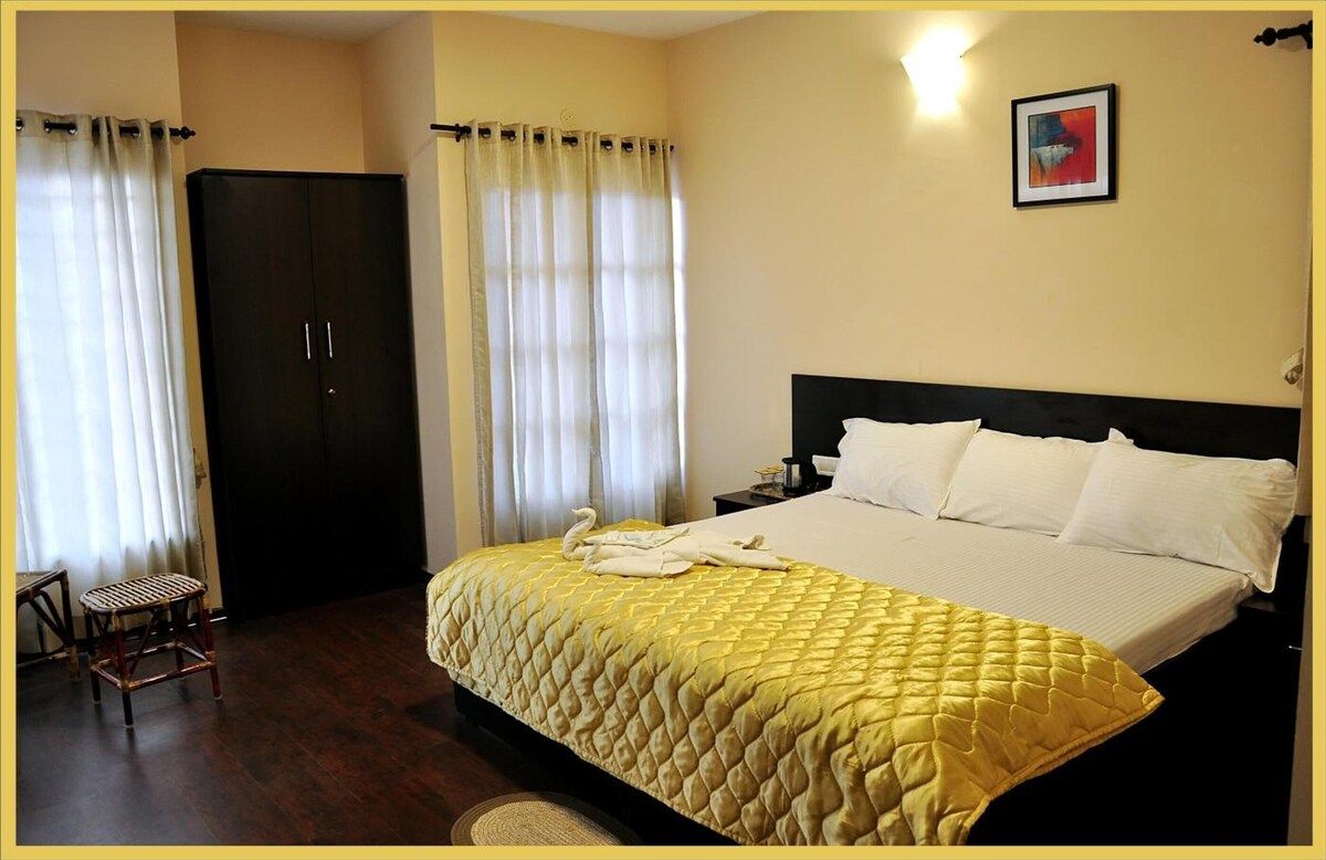 The Hillside  Deluxe 2