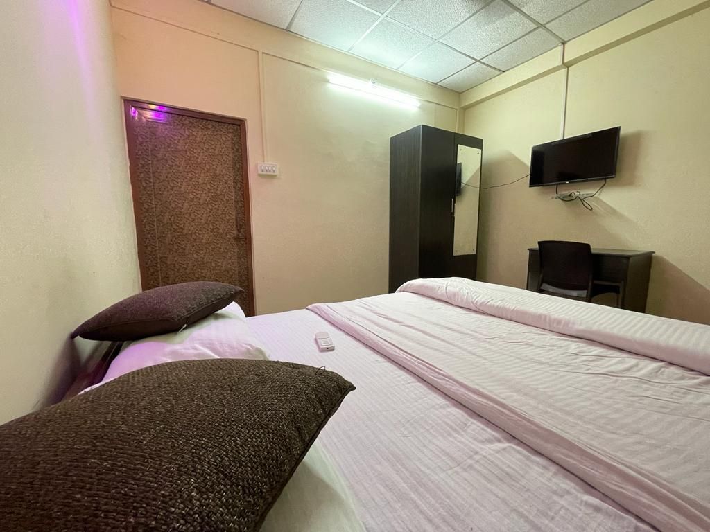 Deluxe AC Room