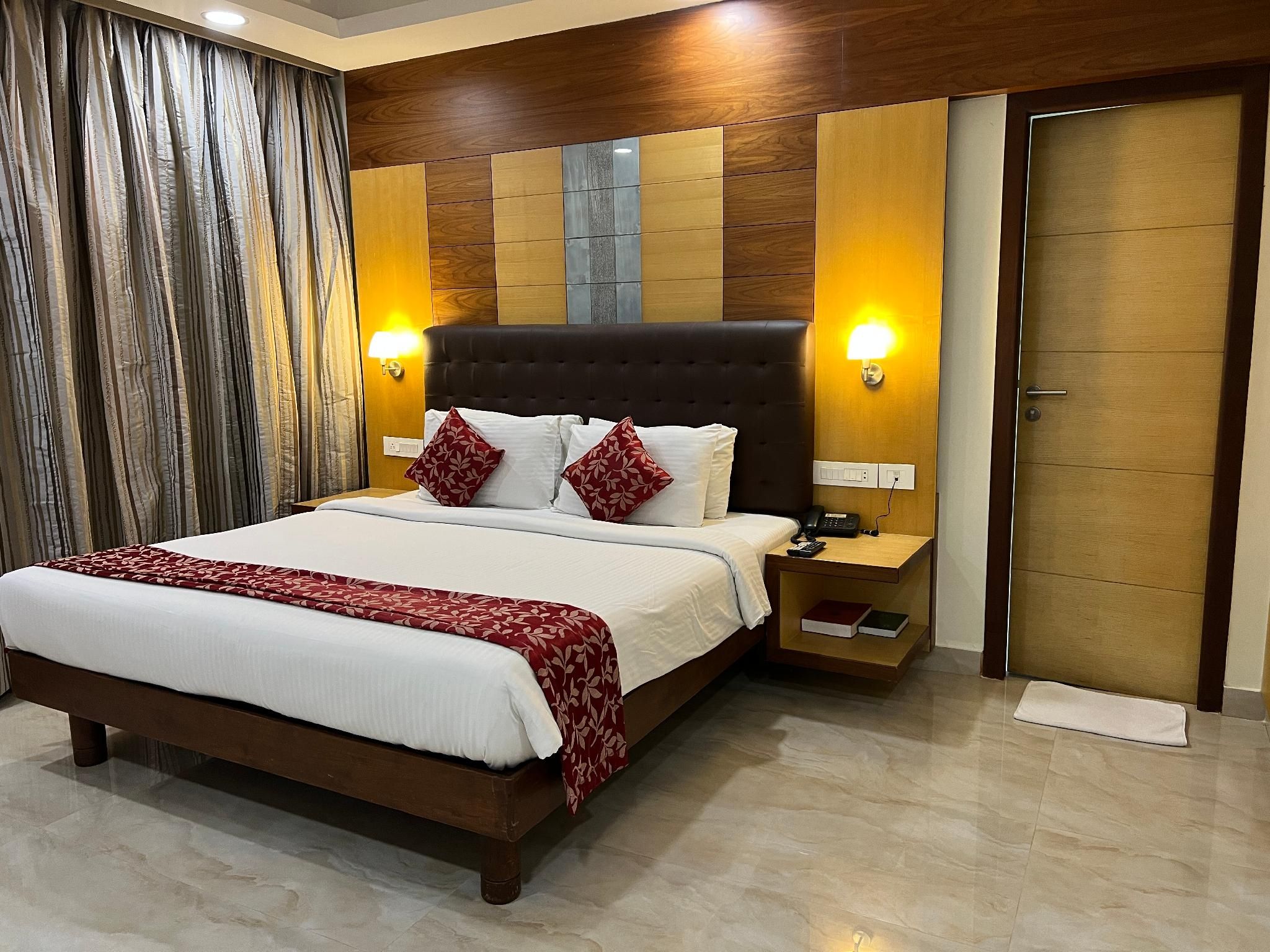 Anukulas Residency - Vellore Executive City View Double Room 2