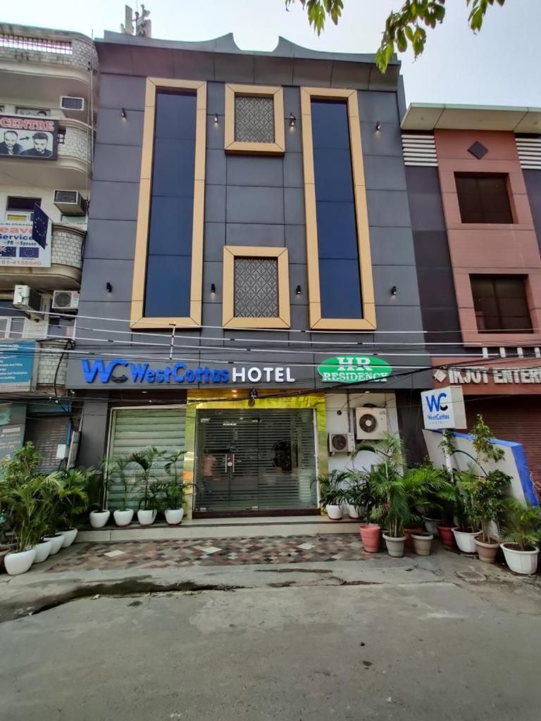 WestCottas Hotel
