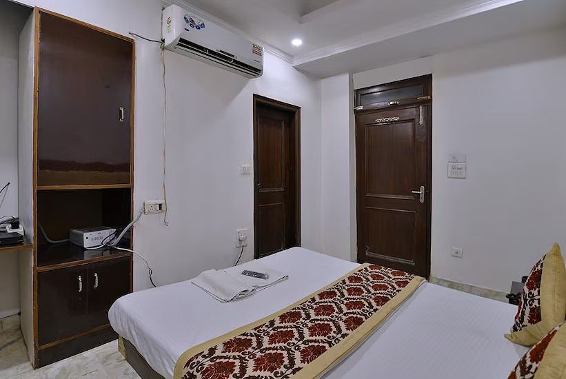 Executive Room with Free Wi-Fi -Local ID Accepted
