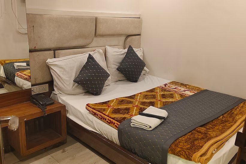 Deluxe Room - Local ID Accepted