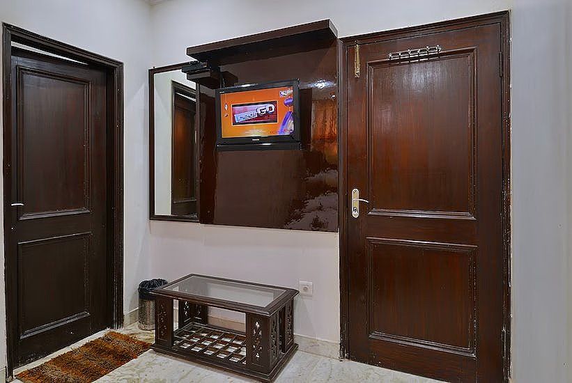 Deluxe Room - Local ID Accepted