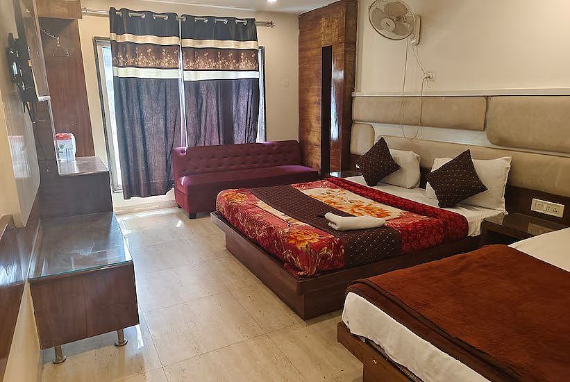 Family Room triple bed with Free Wifi