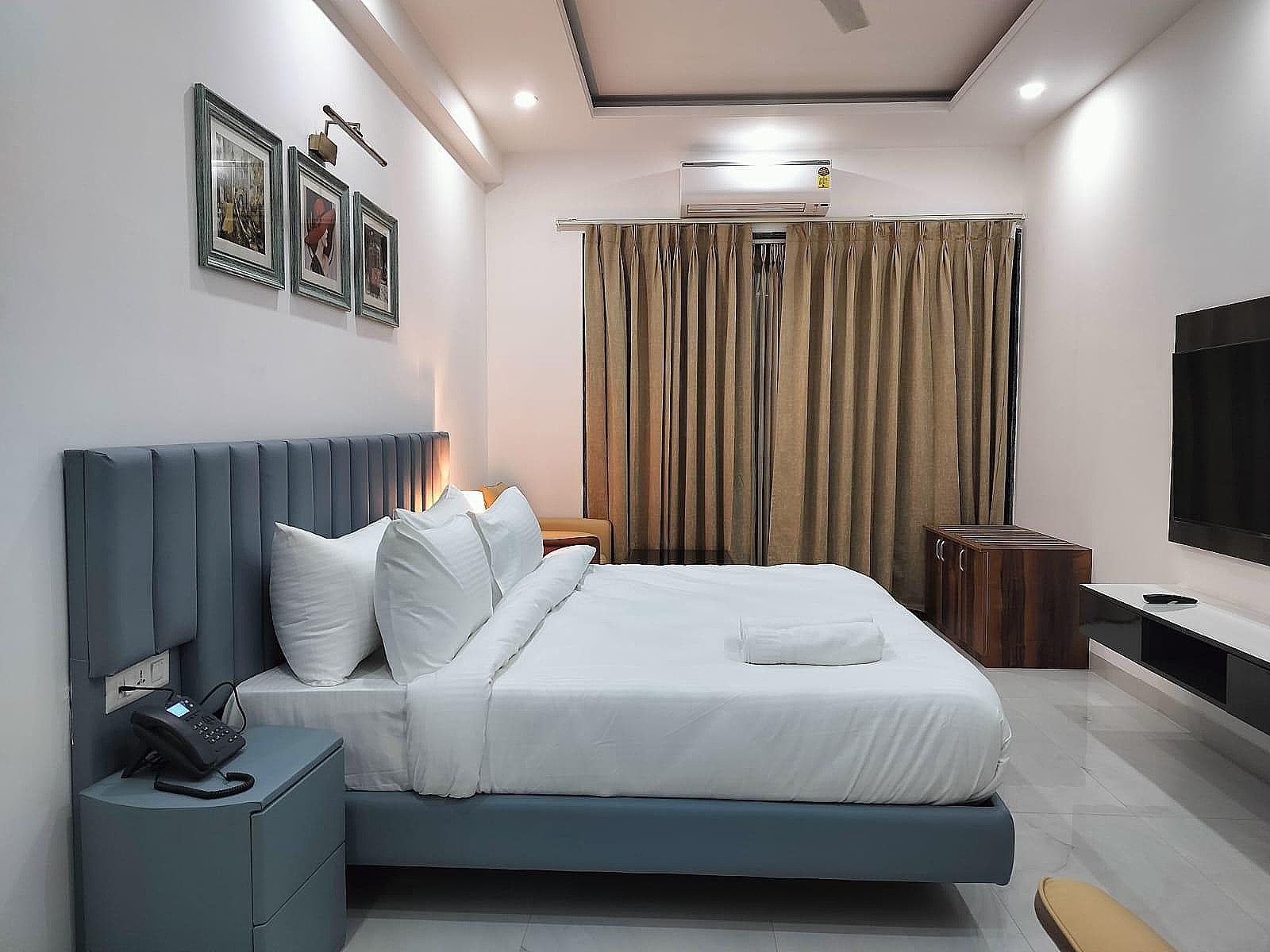 Suite Room with Balcony