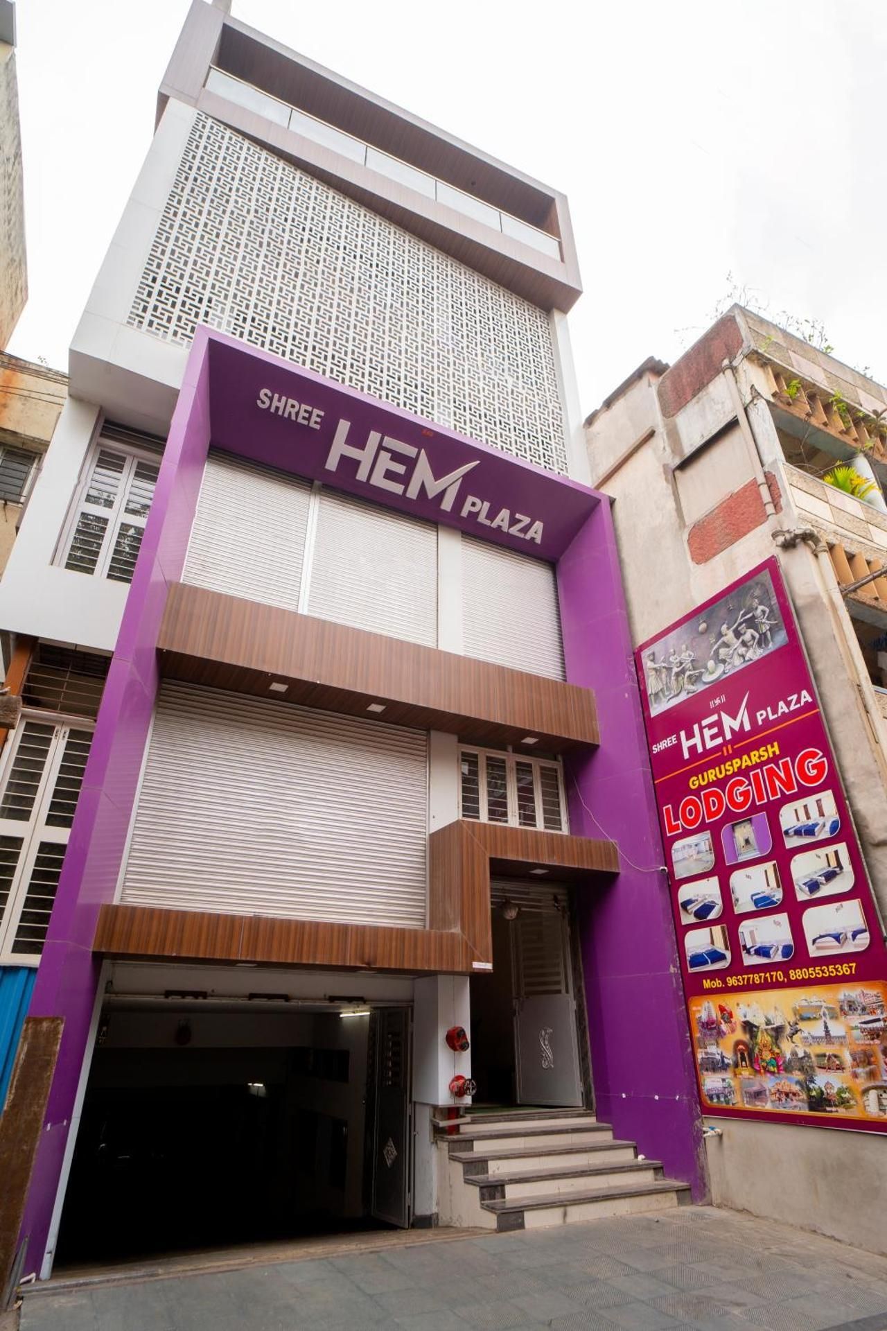 Hotel Gurusparsh Lodging