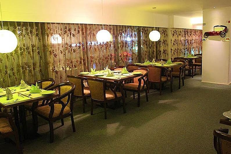 Food & Dining