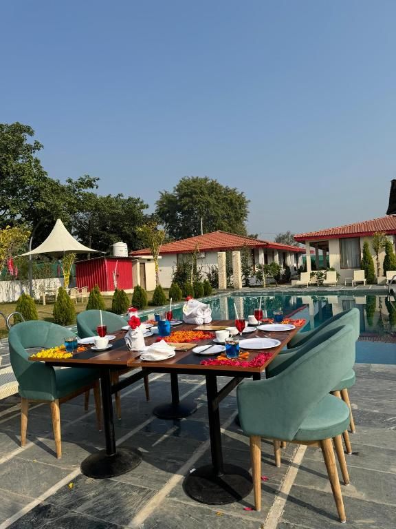 Food & Dining