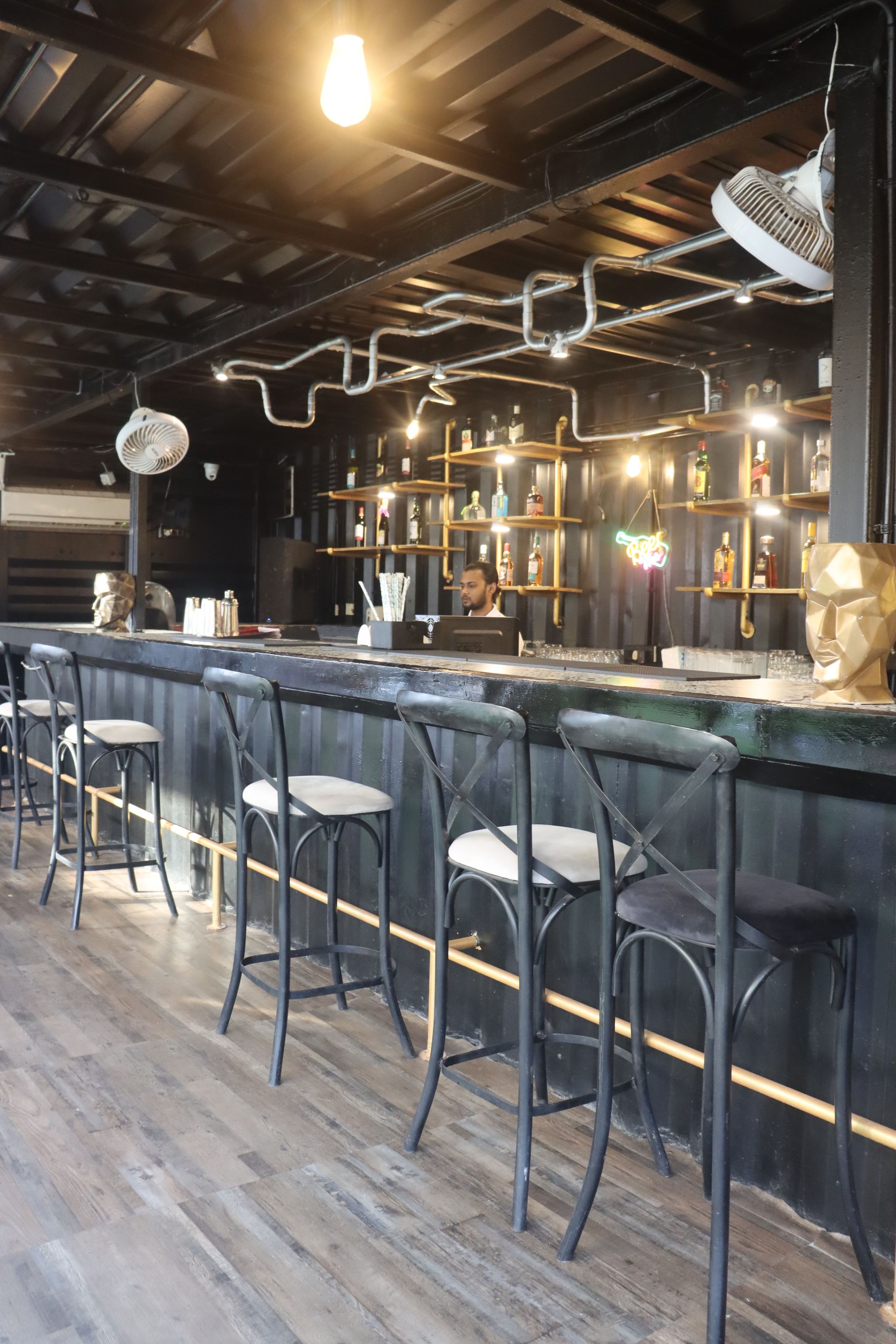 Bar