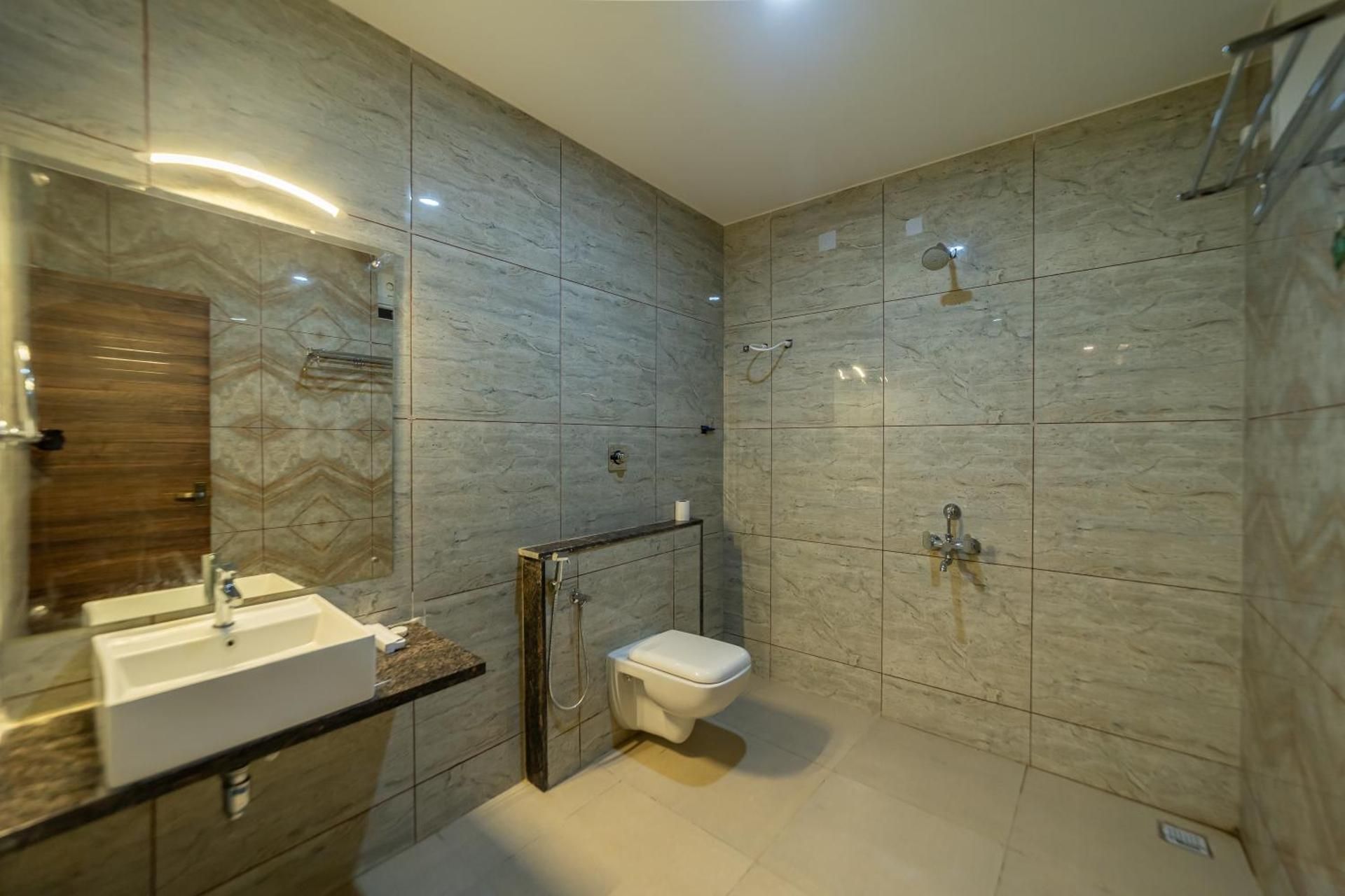 MAGIZHVANAM Deluxe Room 3