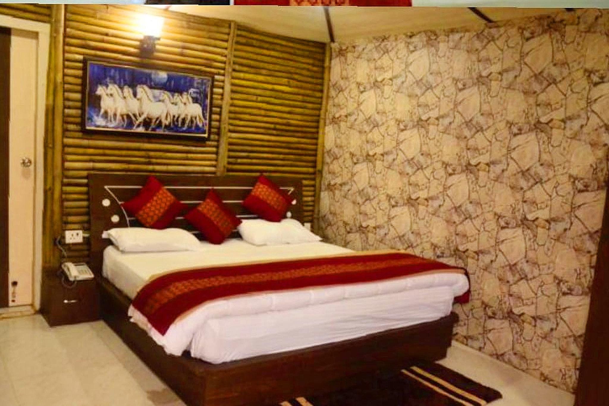 Glamwood Resort in Dhanaulti I Dhanaulti hotel I Hotel In Dhanaulti Classic Room 2