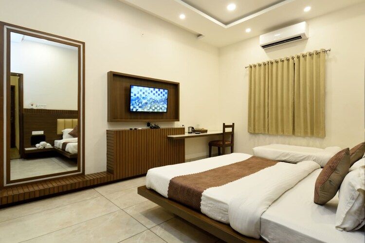 Triple Bed Ac Room