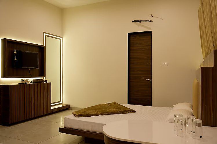 Hotel Govindam Deluxe Standard AC Room 4