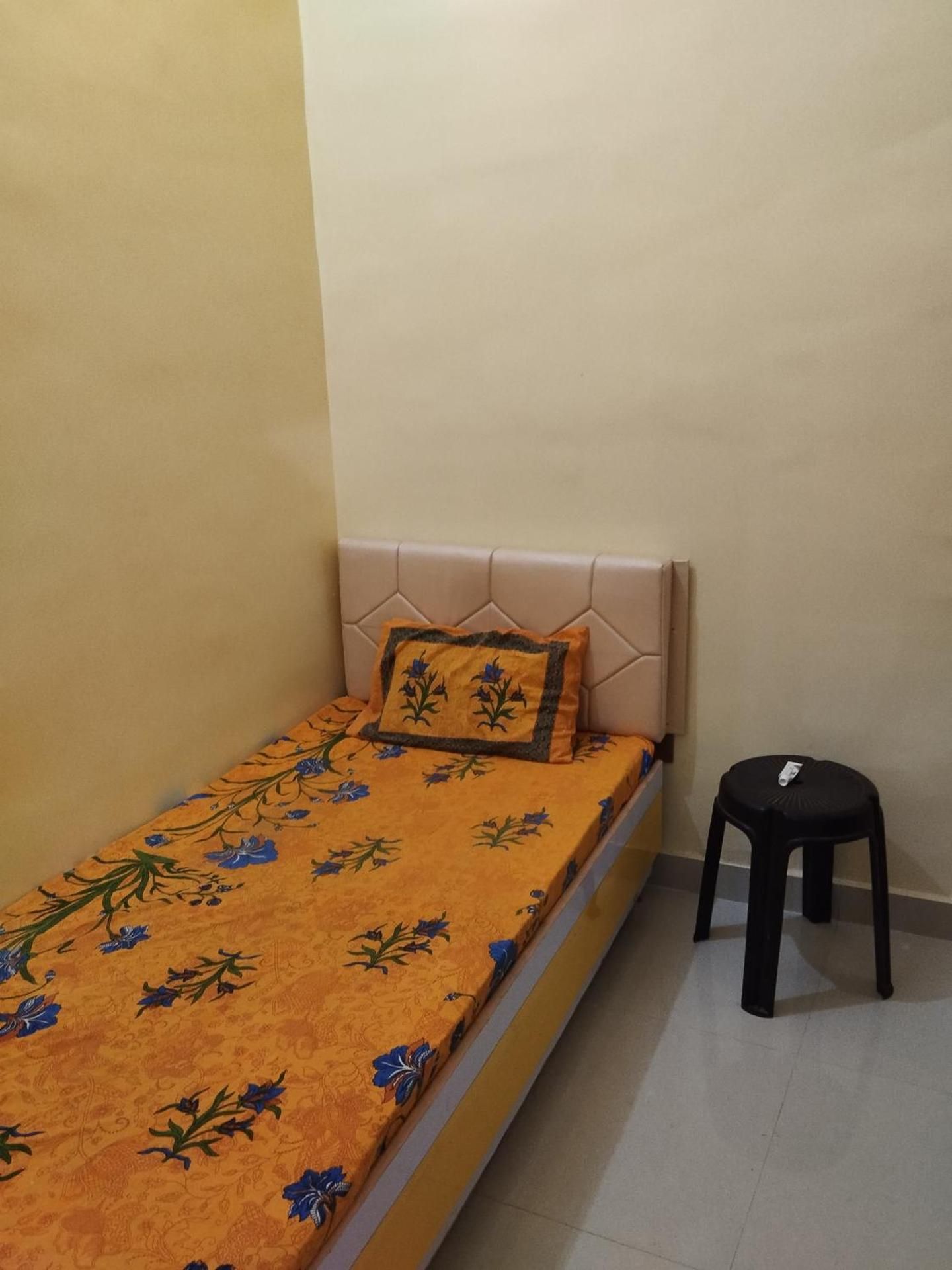 Shubham guest house