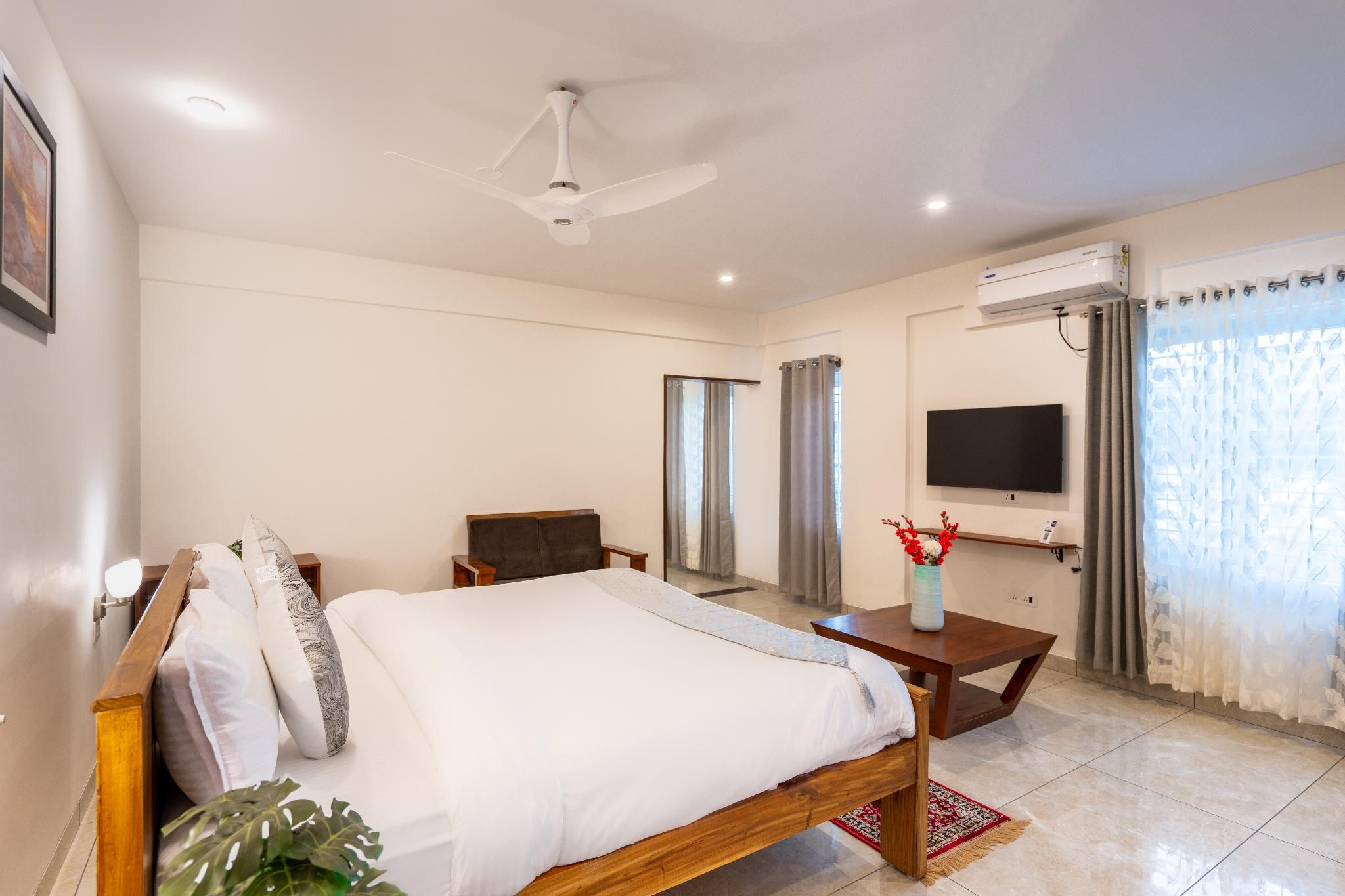 The Silver Chimes Suites Superior Room 7