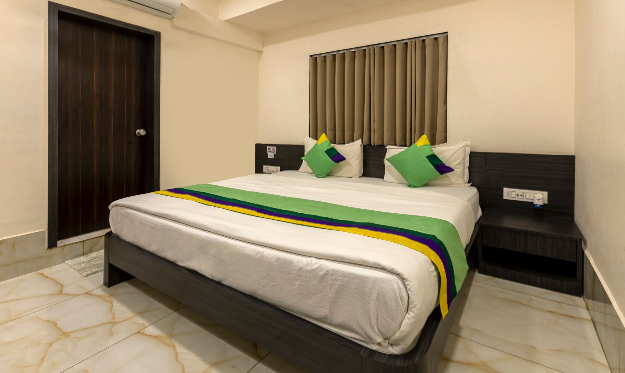 Treebo Oscar Economy Double Room 2