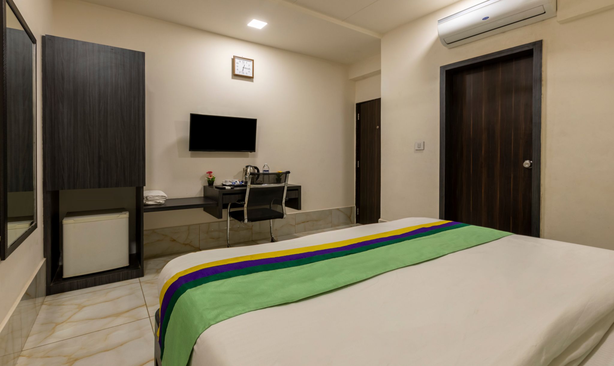 Treebo Oscar Economy Double Room 4