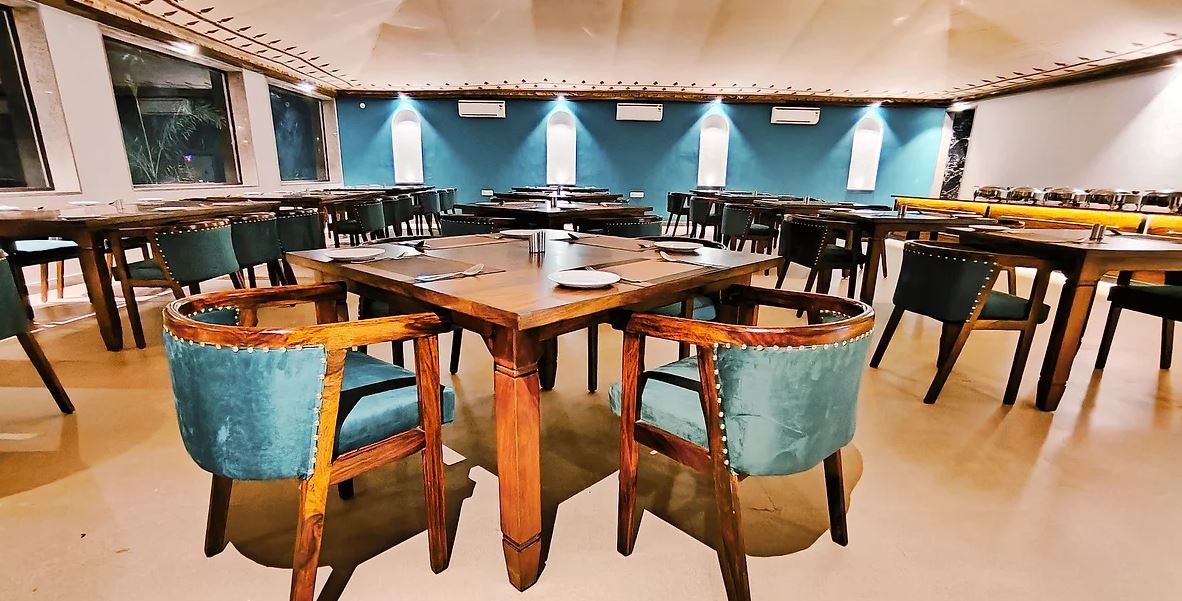 Food & Dining