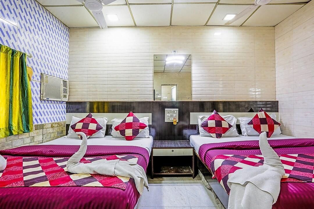 Quadruple Ac Room	