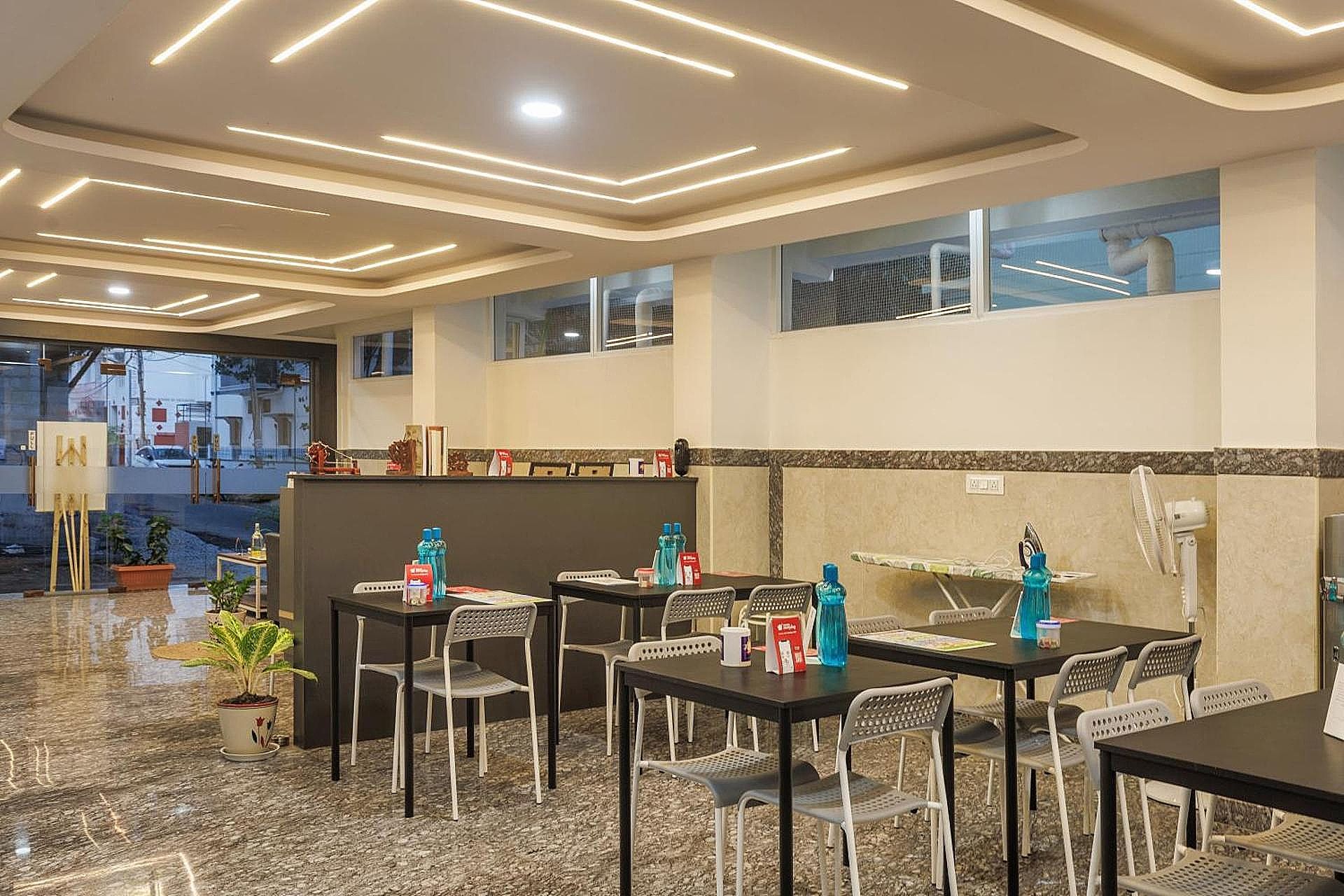 shared lounge/tv area