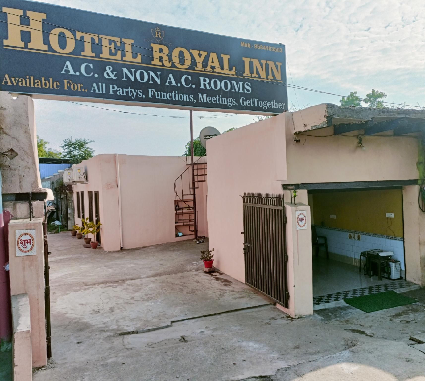 HOTEL ROYAL INN