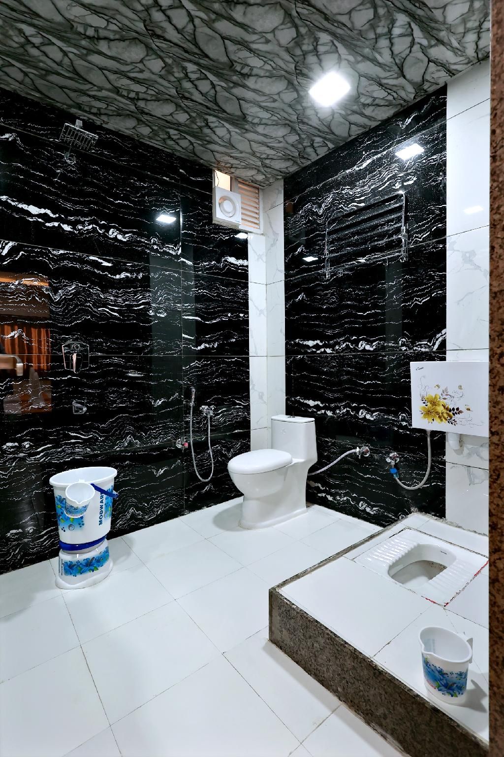 Family Room for 6 Adults with 3 King Beds