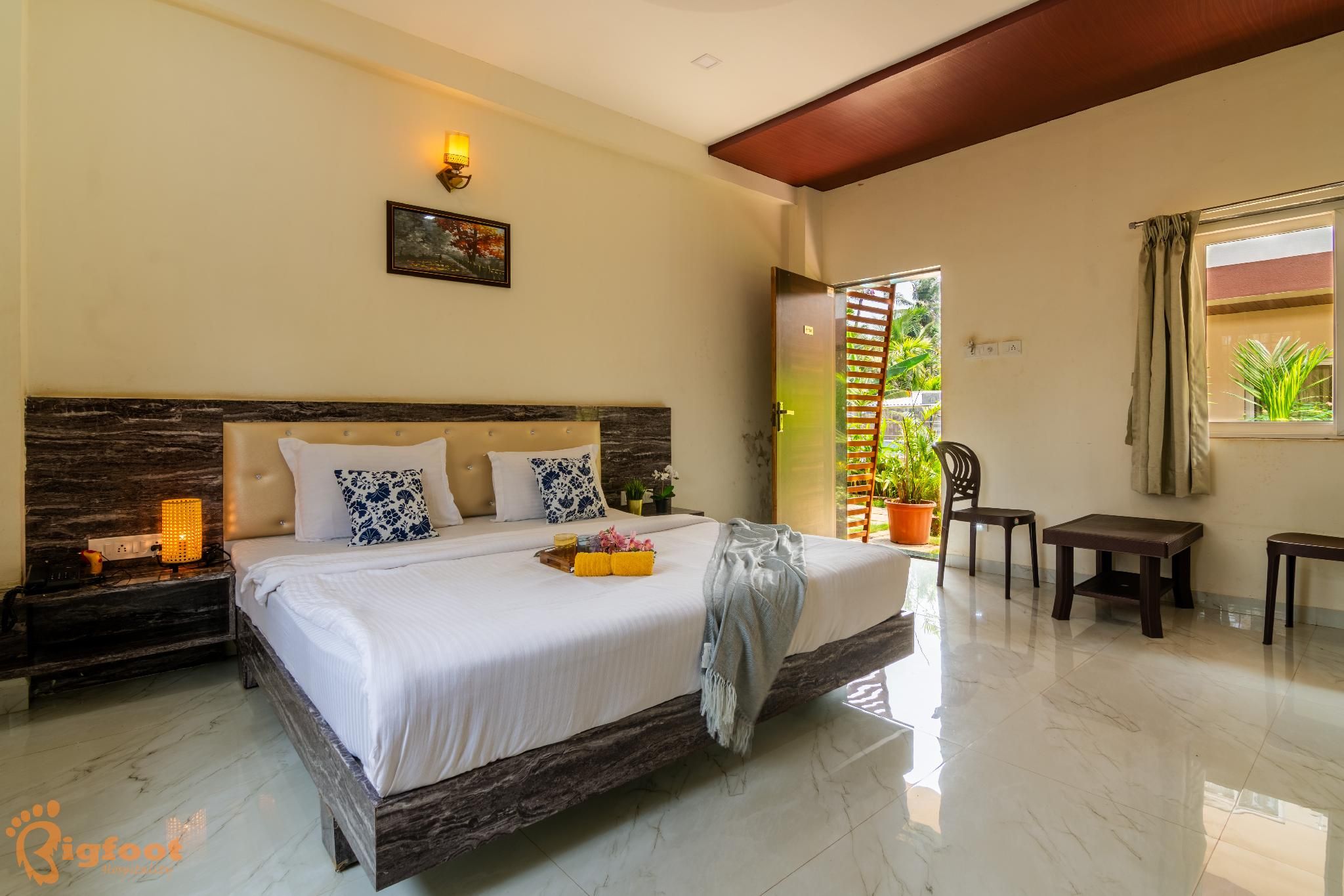 Arnnas Resort Diveagar Deluxe Room