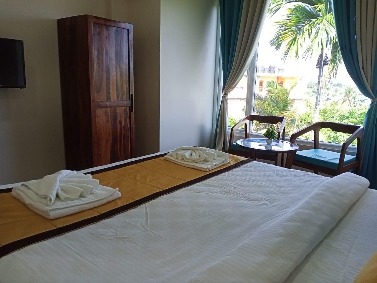 Deluxe Queen Room