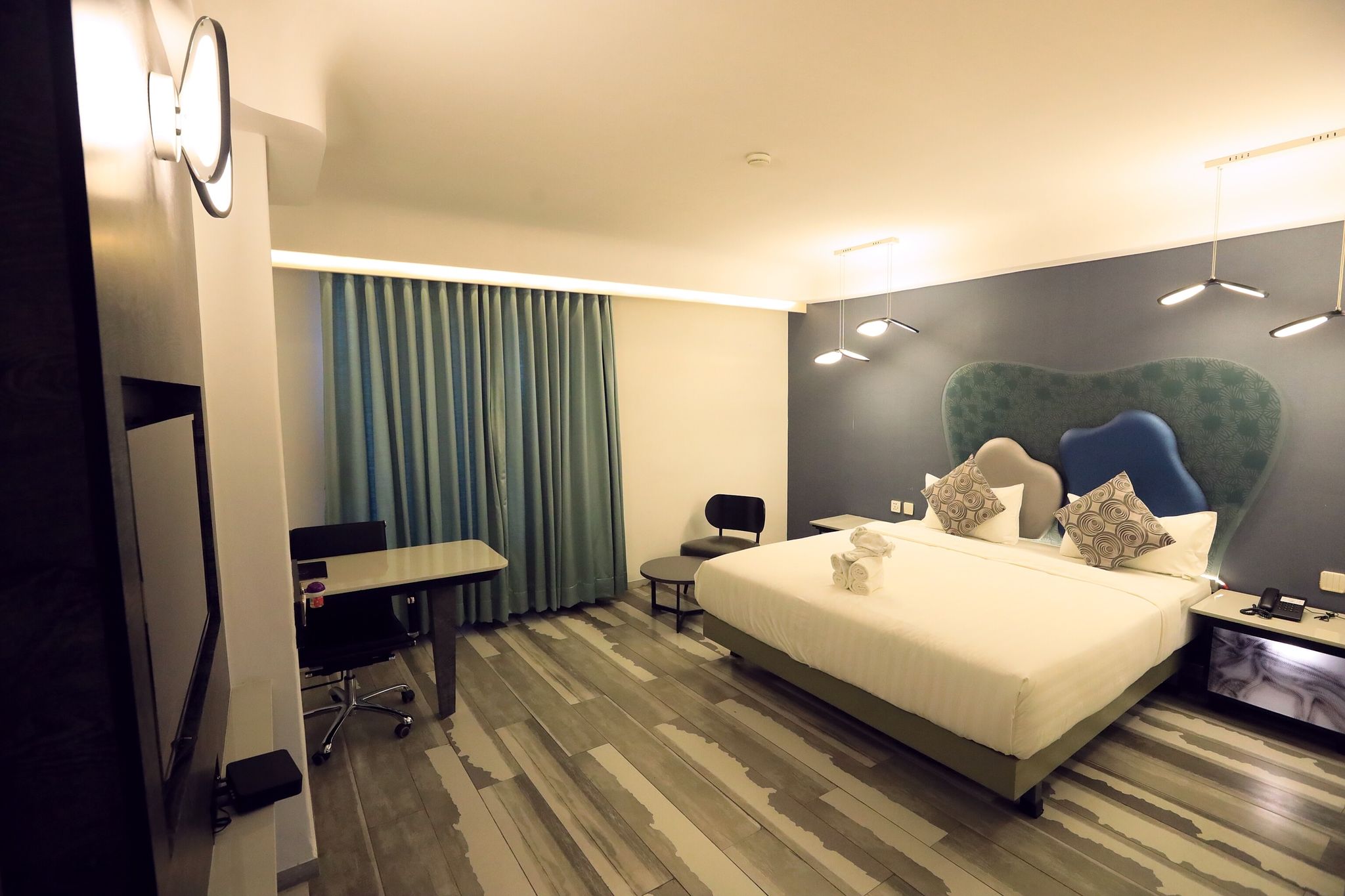  Hummingbird Hotel & Banquet Deluxe Room