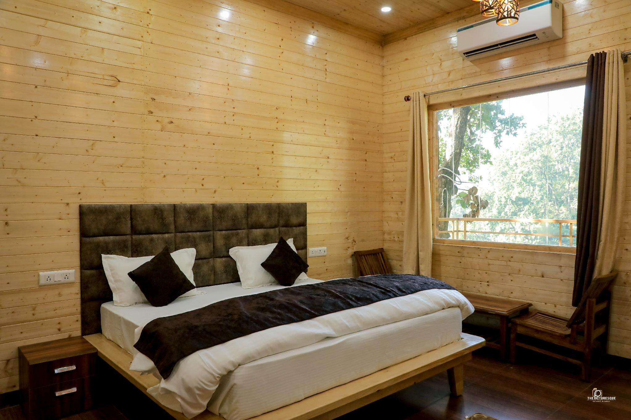 Luxury Room with Balcony