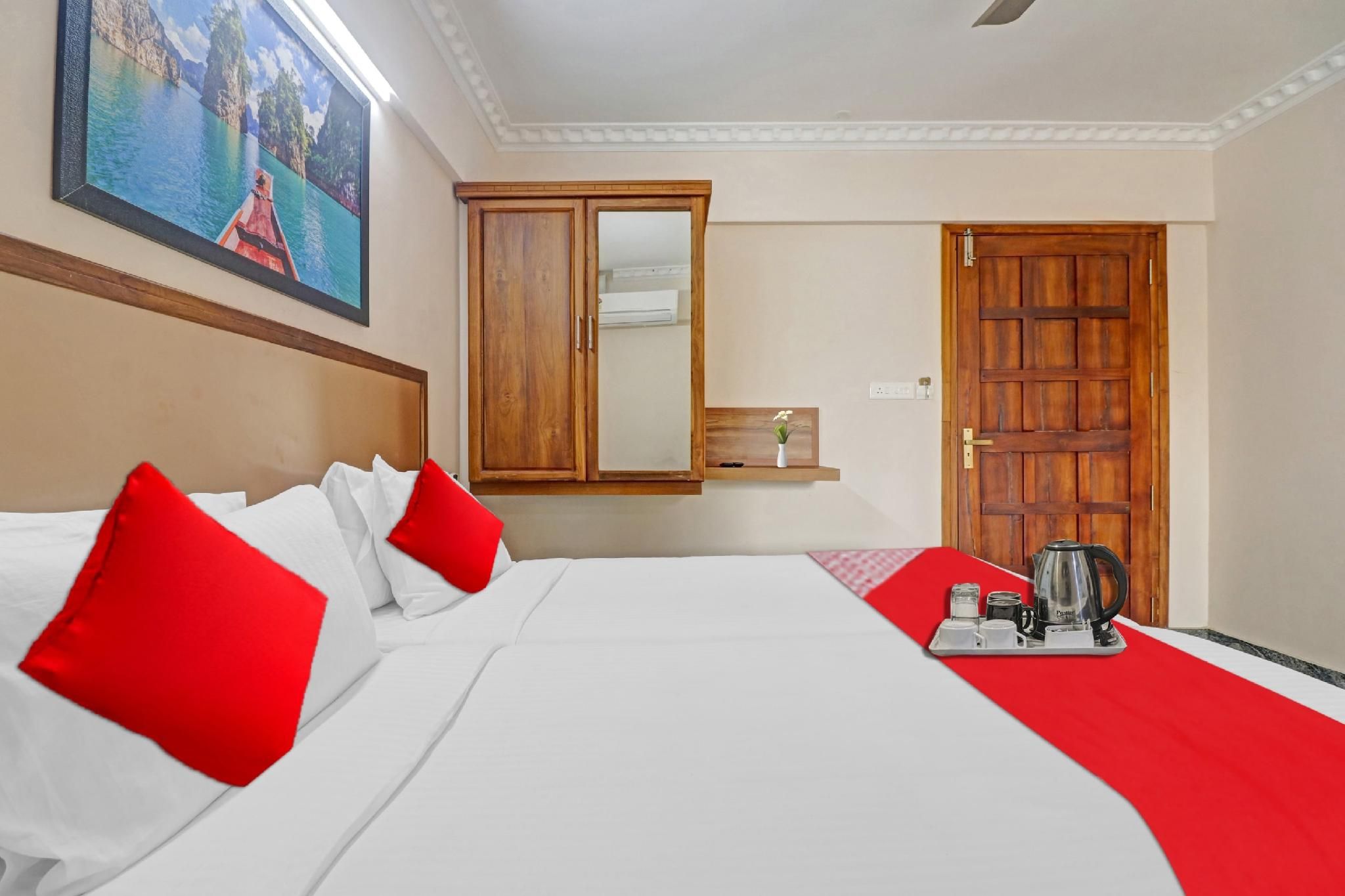 Super OYO Townhouse 213 Artemis Hospital Near Appu Ghar Classic Double or Twin