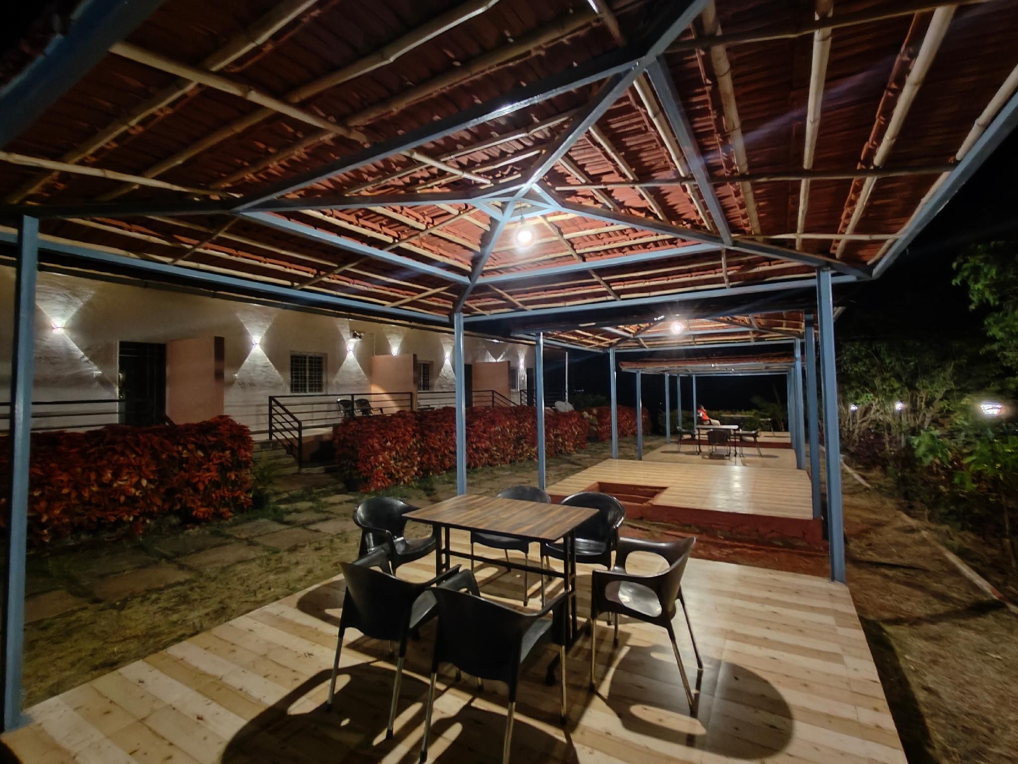 restaurant (private room)