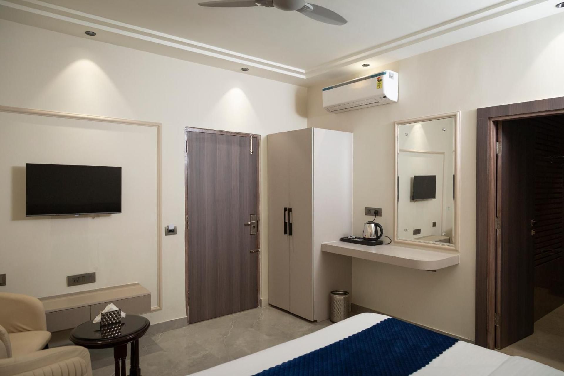 The Orin Deluxe Room 8