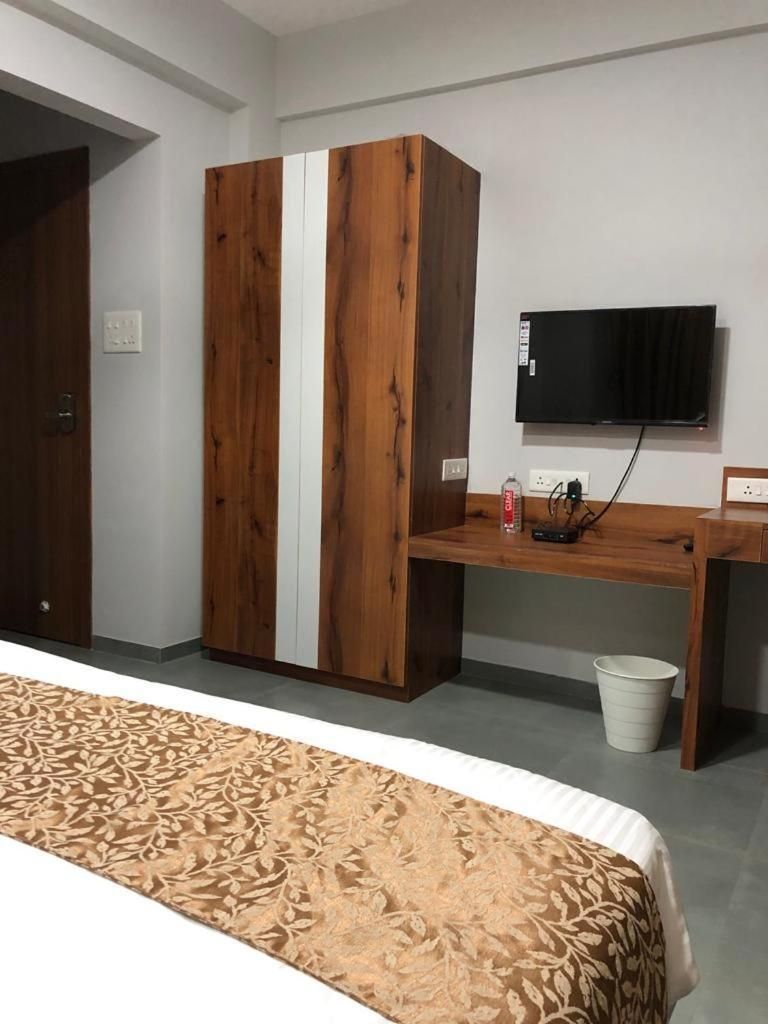 AUHTEL BHS Deluxe Room 2