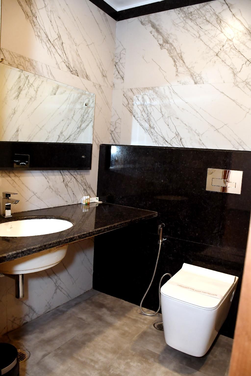 MY Heritage Kannauj Luxury Room with Balcony 3