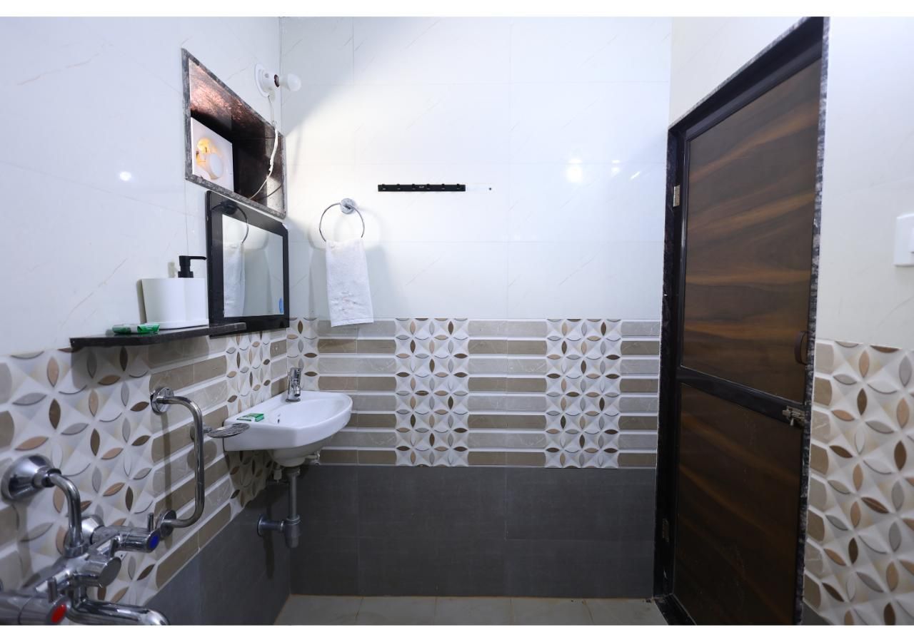 Goyal Bhavan Super Deluxe Air Conditioning 2