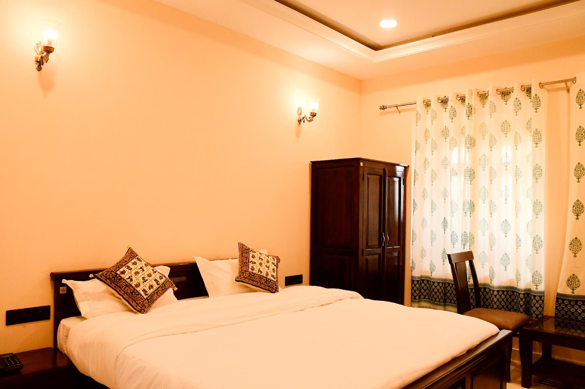 Deluxe Suite with Balcony