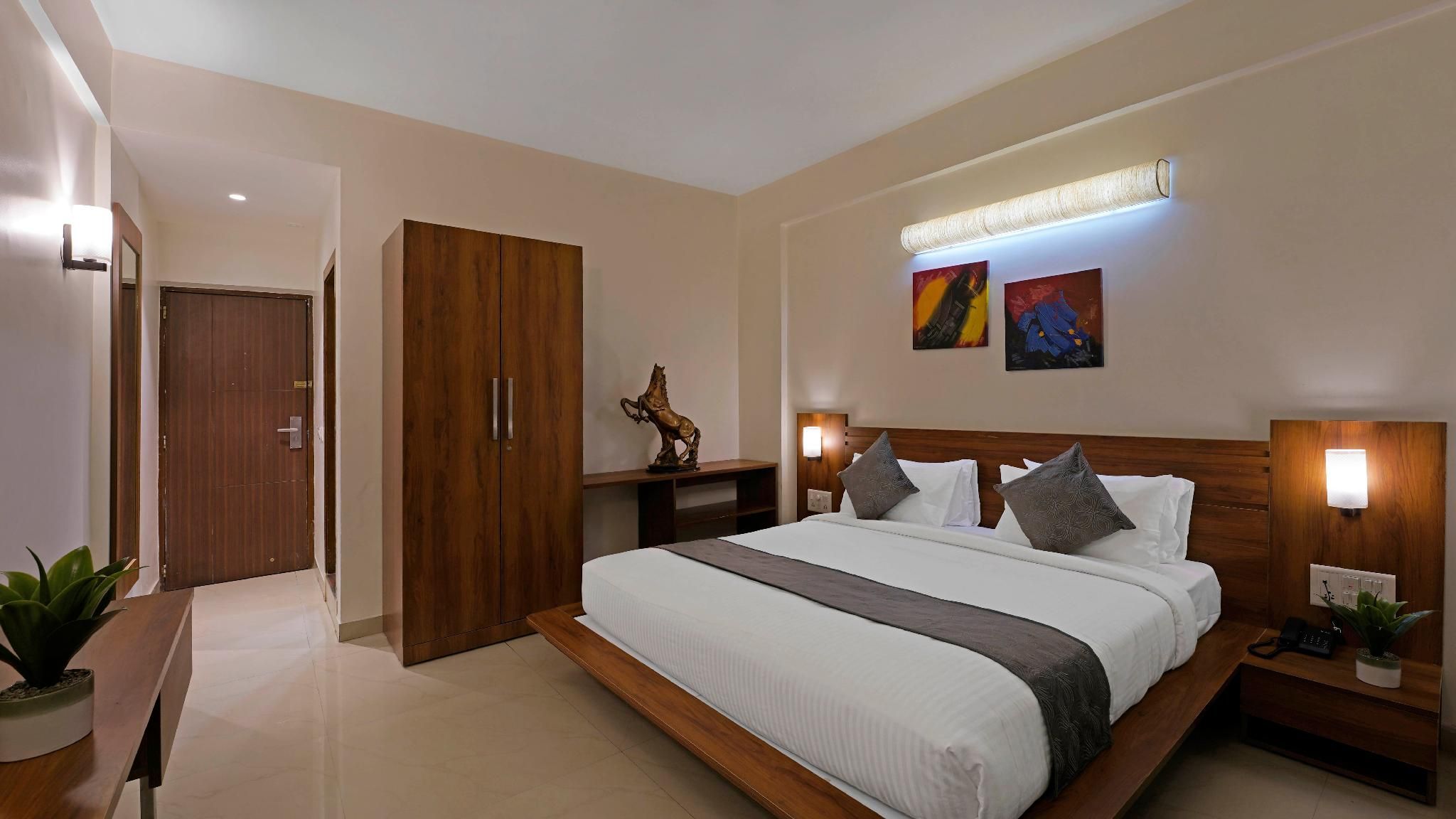 Deluxe Double Bedroom